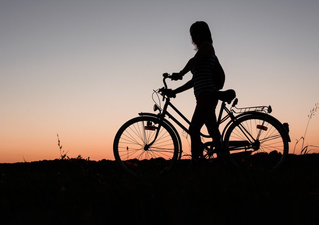 découvrez l'univers du cyclisme : conseils, itinéraires, équipements et bien-être à vélo. rejoignez la communauté des passionnés et vivez votre passion pour le cyclisme comme jamais auparavant.