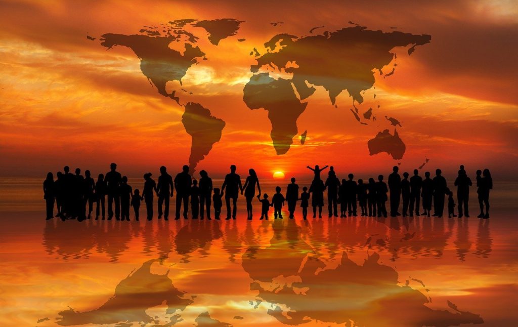 découvrez les dynamiques et les tendances clés de la population mondiale, y compris la croissance démographique, les migrations, et les défis sociétaux associés. plongez dans une analyse approfondie des facteurs influençant les structures démographiques et leur impact sur l'économie et la culture.