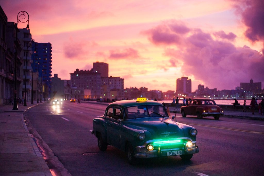 découvrez cuba, une destination envoûtante aux plages paradisiaques, aux villes colorées et à la culture vibrante. explorez l'histoire fascinante de la havane, profitez de la musique salsa et savourez la cuisine locale tout en vous imprégnant de l'hospitalité cubaine.