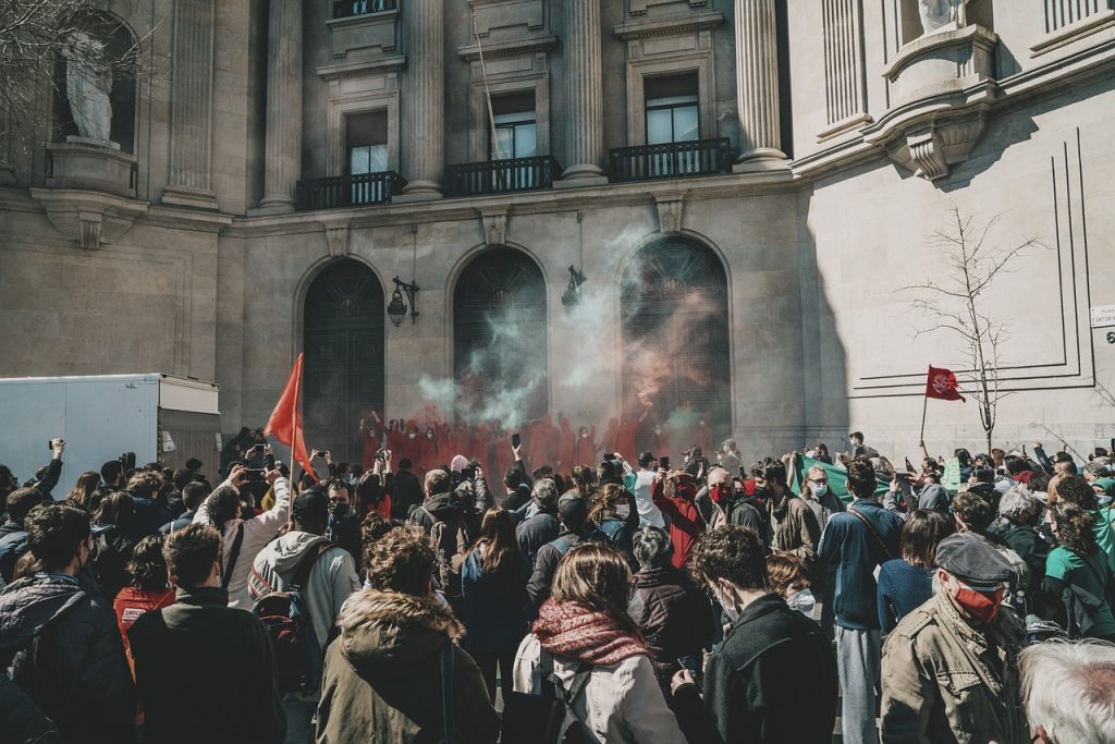 découvrez comment la régularisation de l'occupation des zones côtières vise à protéger nos littoraux tout en promouvant un développement durable. informez-vous sur les enjeux environnementaux, les lois en vigueur et les meilleures pratiques pour une gestion responsable des espaces côtiers.