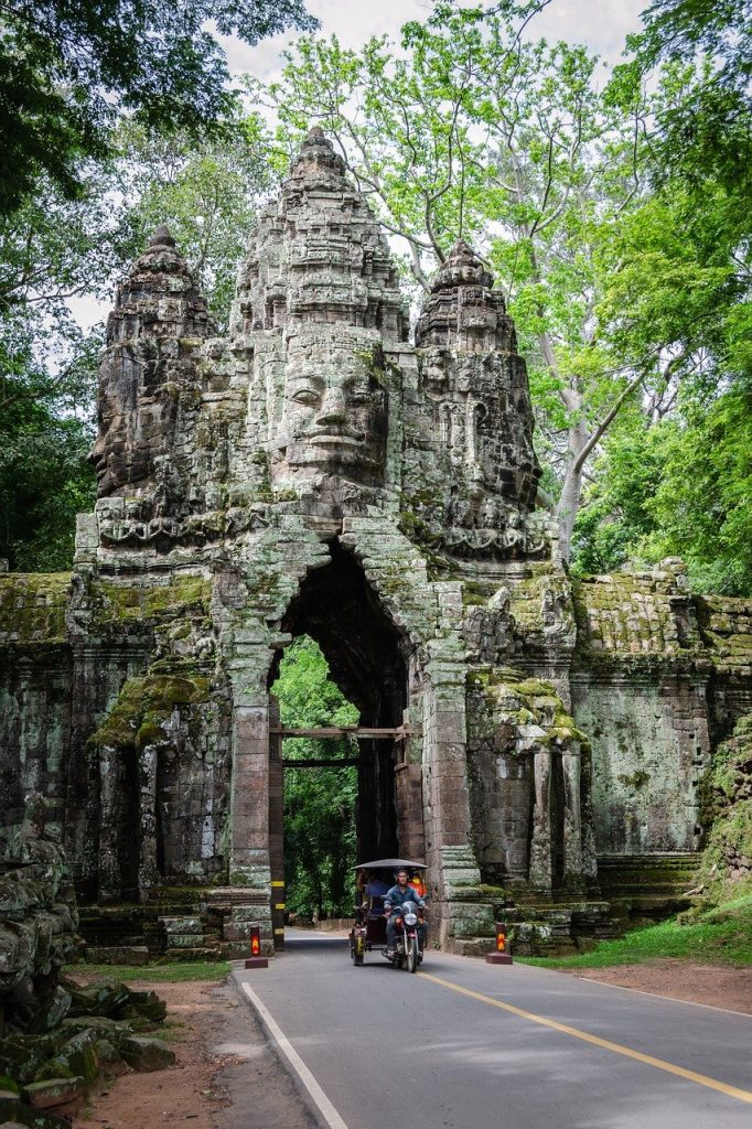 découvrez les sites archéologiques fascinants qui révèlent les mystères du passé. explorez des vestiges anciens, des civilisations disparues et les découvertes qui façonnent notre compréhension de l'histoire humaine.